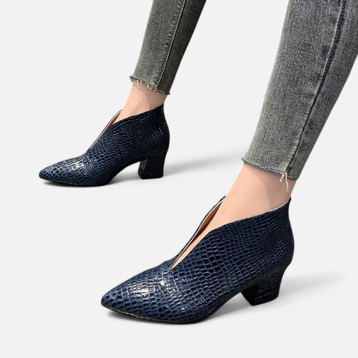 Bottes chevilles pour femmes en cuir verni à découpe en V