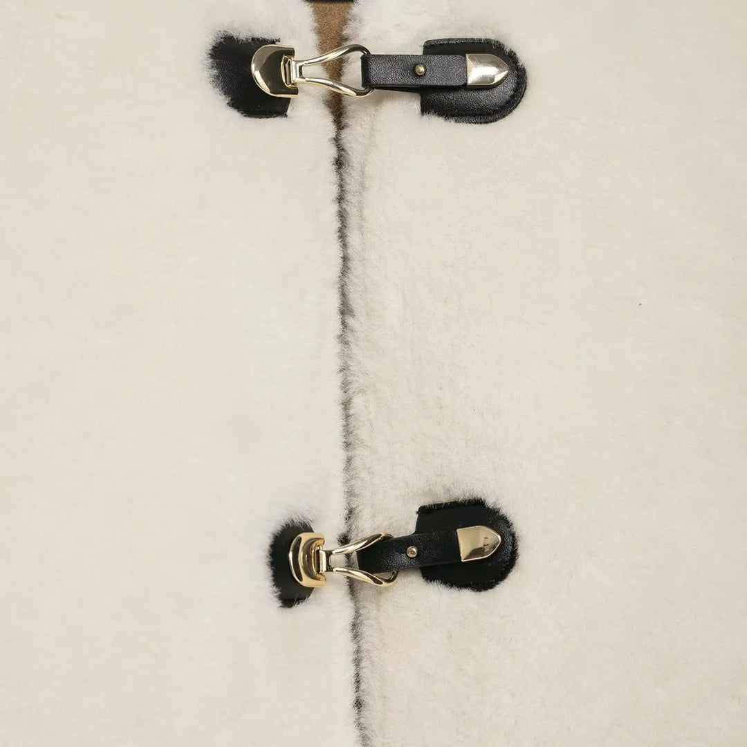 Damska kurtka z zatrzaskami i sztucznym futrem