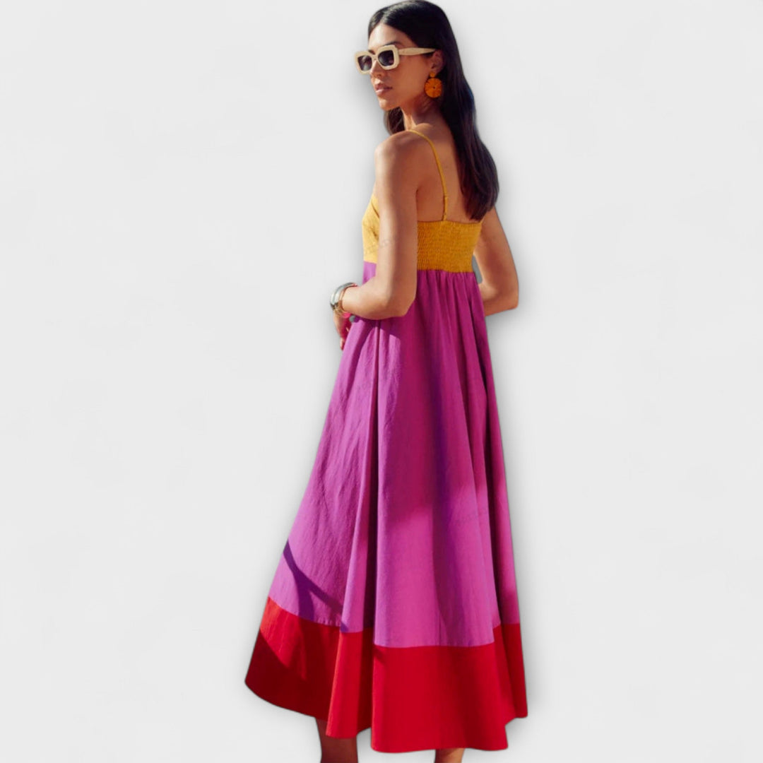 Šaty s tenkými ramínky a barevnými bloky