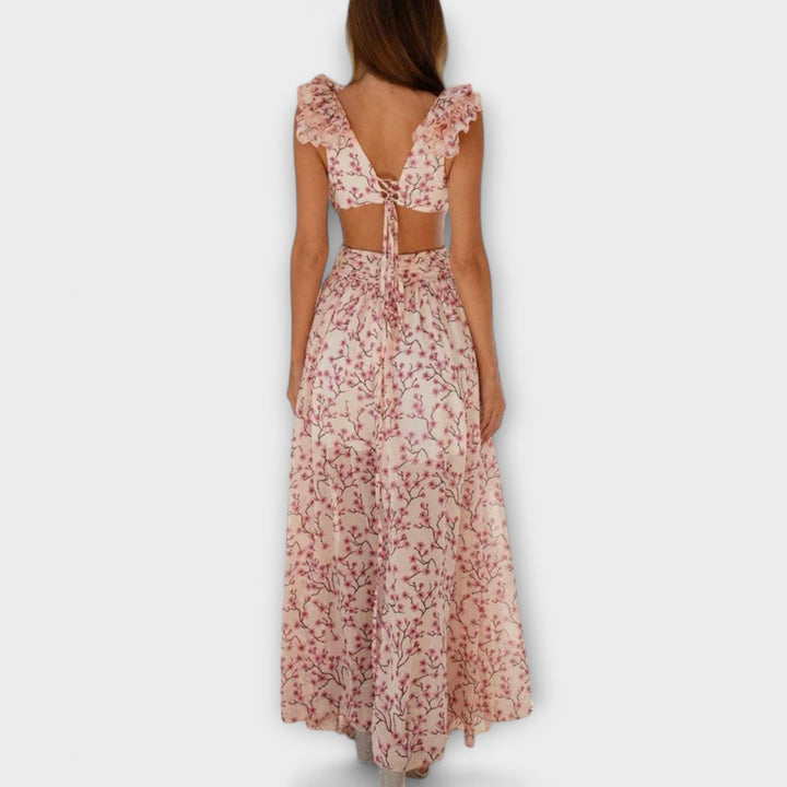 Robe longue avec ourlet à volants et détails découpés