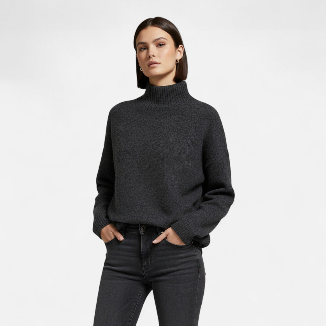 Women’s Vintage Turtleneck Sweater – Classic Winter Warmth