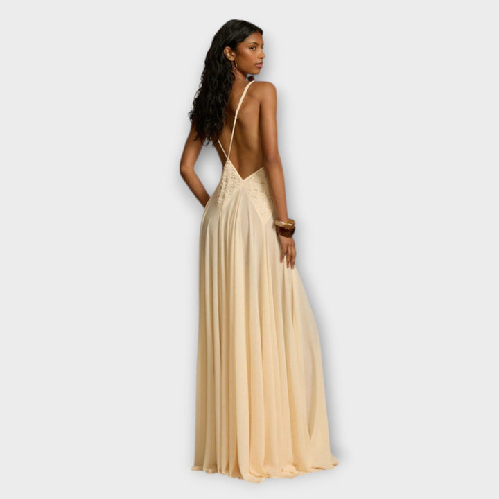 Robe longue à décolleté plongeant
