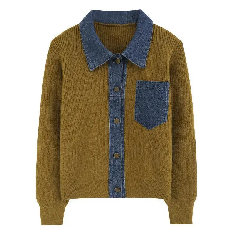 Dżinsowy sweter polo z dzianiny z naszywkami