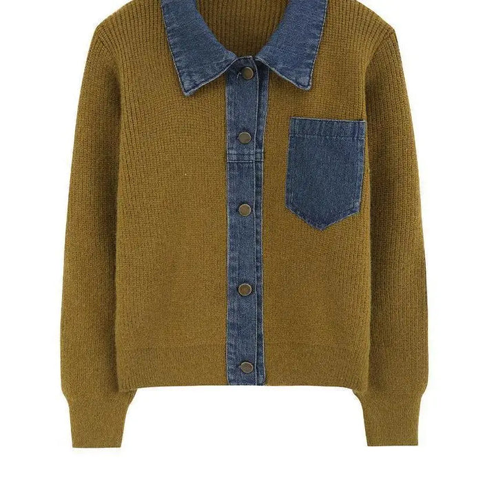 Dżinsowy sweter polo z dzianiny z naszywkami