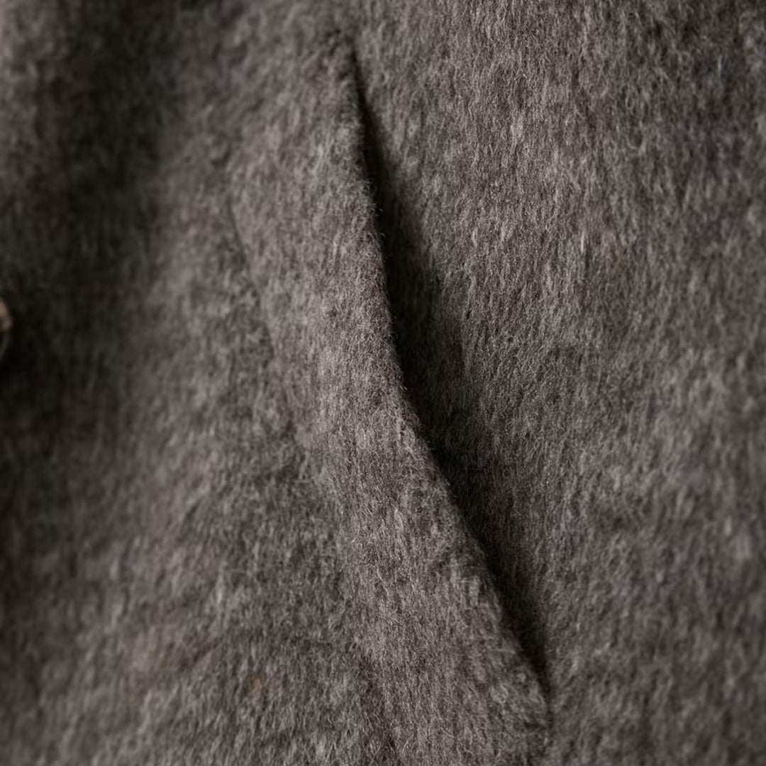 Klasyczny zimowy płaszcz damski z mieszanki wełny